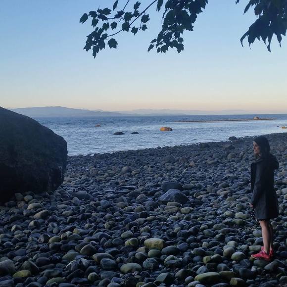 Meet your Posher, Lisa - Picture 1 of 1